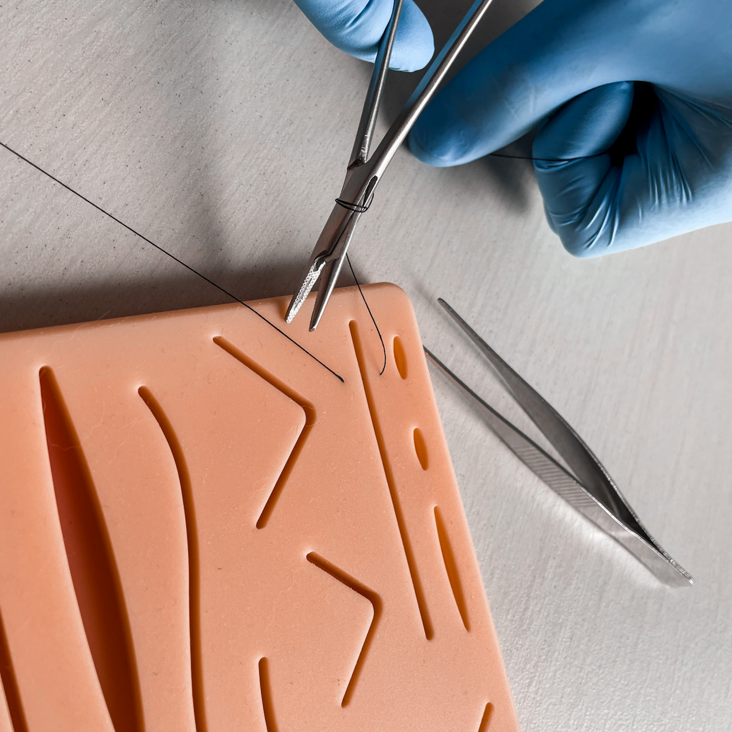 Anatomedic Nahtpad, chirurgische Naht